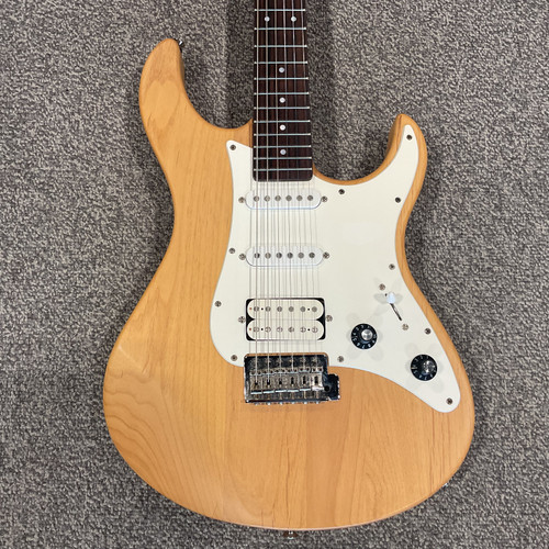 Vist Large View of Product Image Which is Used YAMAHA PACIFICA PAC112J Electric Guitar