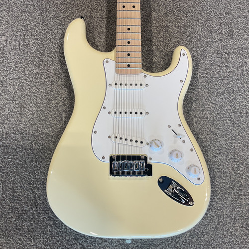 Vist Large View of Product Image Which is Used SQUIER AFFINITY STRATOCASTER Electric Guitar
