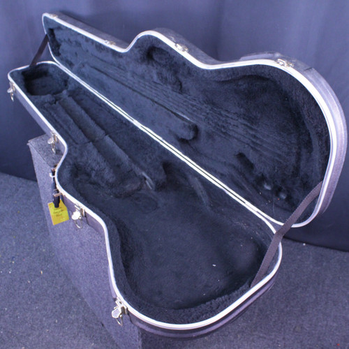 Vist Large View of Product Image Which is Used Fender P-BASS HARD CASE Guitar Case