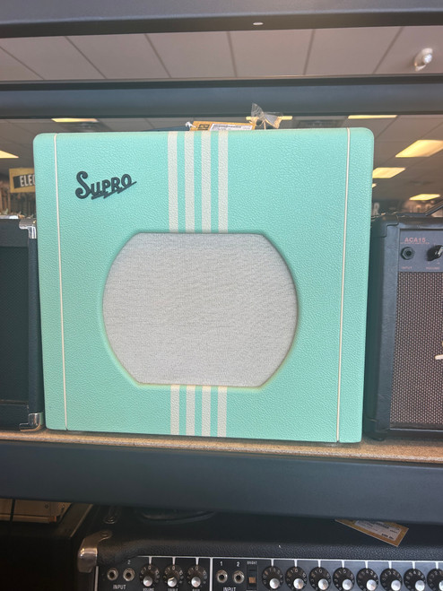 Vist Large View of Product Image Which is Used Supro DELTA KING 12 1 x 12 Tube Combo Amplifier 1 x 12