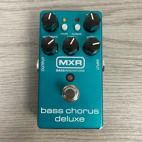 Vist Large View of Product Image Which is Used MXR BASS CHORUS DELUXE Chorus Pedal