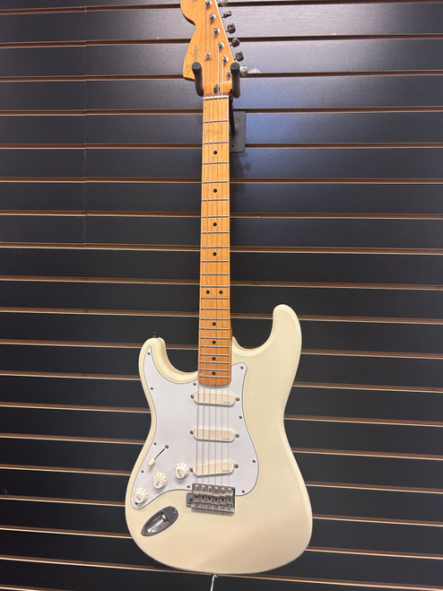 Vist Large View of Product Image Which is Used Fender JIMI HENDRIX ARTIST SERIES Electric Guitar White 6-String