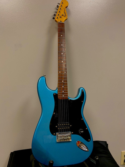 Vist Large View of Product Image Which is Used Squier BULLET SPECIAL STRATOCASTER S Type Electric Guitar Blue 6-String