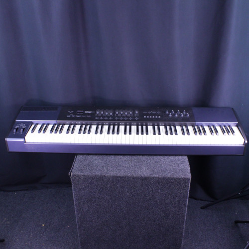 Vist Large View of Product Image Which is Used M-Audio OXYGEN 88 MIDI CONTROLLER 88-Key Controller 88-key