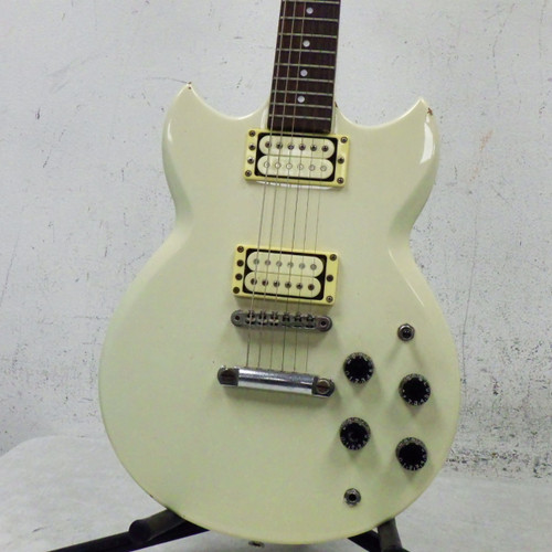 Vist Large View of Product Image Which is Used Yamaha SBG200 Double Cut Electric Guitar White 6-String