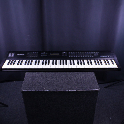 Vist Large View of Product Image Which is Used Alesis QS7.1 SYNTH Vintage 76-Key Synthesizer 76-key