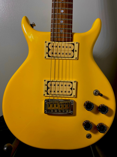 Vist Large View of Product Image Which is Used Washburn RAVEN Vintage Double Cutaway Electric Guitar Yellow 6-String