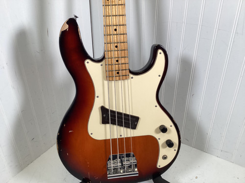 Vist Large View of Product Image Which is Used Peavey T-20 Vintage Bass Guitar Sunburst 4-String