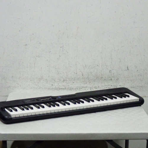 Vist Large View of Product Image Which is Used Casio casiotone CT-S300 W/BATTERIES 61-Key Keyboard 61-Key