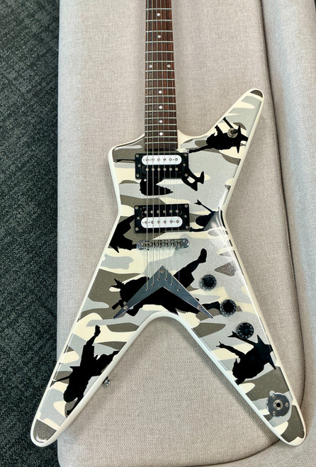 Vist Large View of Product Image Which is Used Dean ML Modern Metal Electric Guitar Custom Graphics 6-String