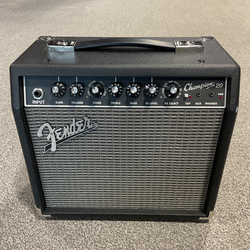 Vist Large View of Product Image Which is Used FENDER CHAMPION 20 Solid State Guitar Amplifier