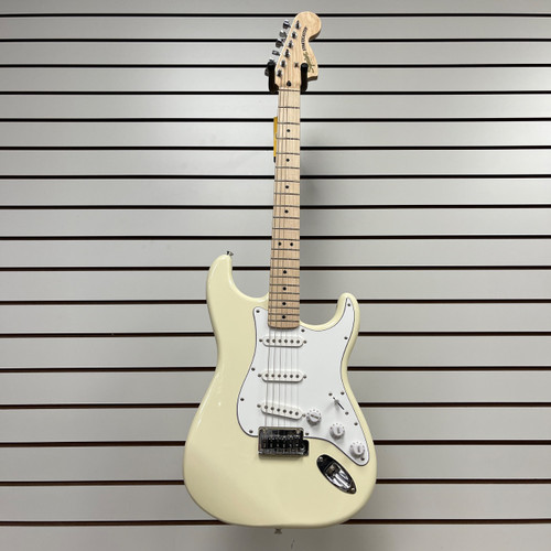 Vist Large View of Product Image Which is Used - Squier AFFINITY STRATOCASTER Electric Guitar 
