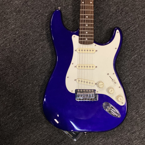 Vist Large View of Product Image Which is Used Squier STRATOCASTER AFFINITY S Type Electric Guitar Blue 6-String