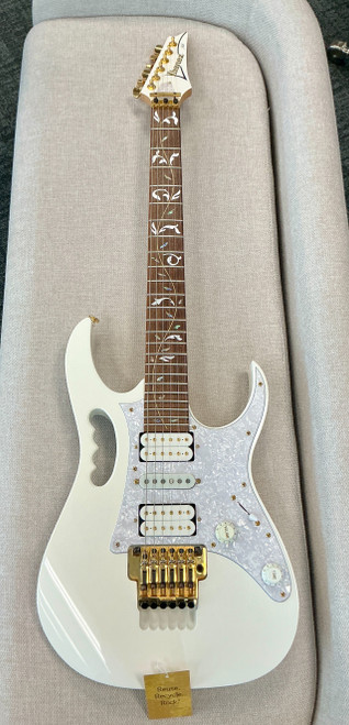 Vist Large View of Product Image Which is Used Ibanez STEVE VAI SIG S Type Electric Guitar White 6-String