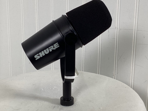 Vist Large View of Product Image Which is Used Shure MV7X + BOX Dynamic Microphone