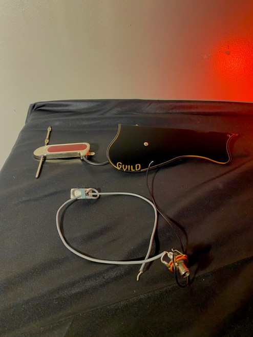 Vist Large View of Product Image Which is Used De Armond RHYTHM CHIEF 1000 Guitar Pickup