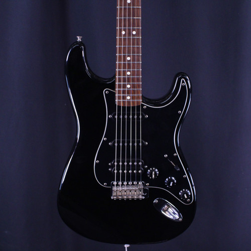 Vist Large View of Product Image Which is Used Fender DELUXE STRAT MIM 1999 S Type Electric Guitar Black 6-String