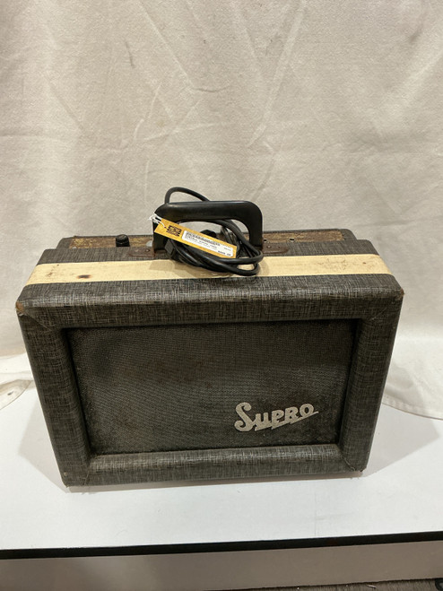 Vist Large View of Product Image Which is Used Supro VINTAGE SUPER 1606 Vintage Tube Guitar Combo