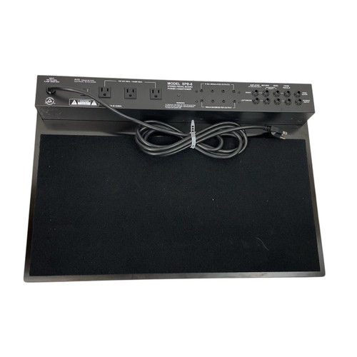 Vist Large View of Product Image Which is Used Furman SPB-8 W/BAG Pedal Board