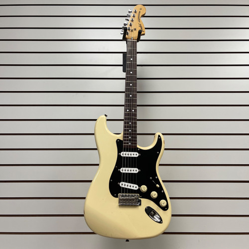 Vist Large View of Product Image Which is Used Fender ST-72 MIJ STRATOCASTER S Type Electric Guitar White 6-String