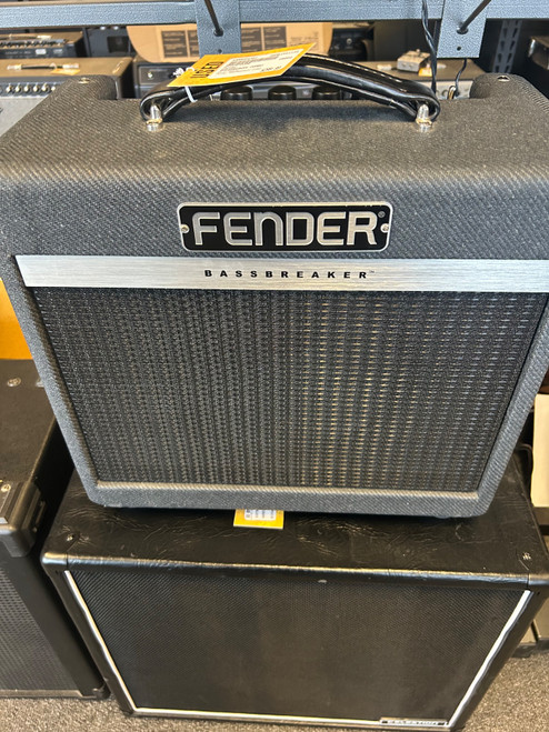 Vist Large View of Product Image Which is Used Fender BASSBREAKER COMBO 1 x 12 Tube Combo Amplifier 1 x 12