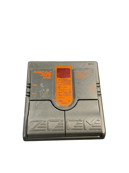 Vist Large View of Product Image Which is Used Zoom 506 BASS Multi-FX Pedal