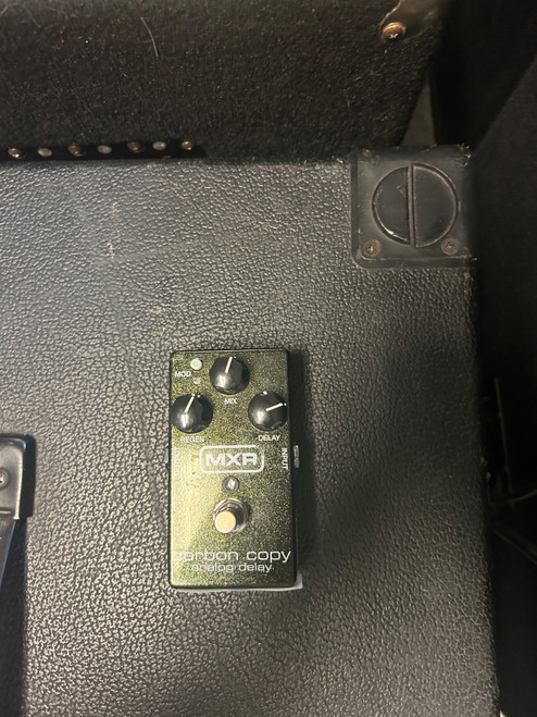 Vist Large View of Product Image Which is Used MXR CARBON COPY Guitar Effect
