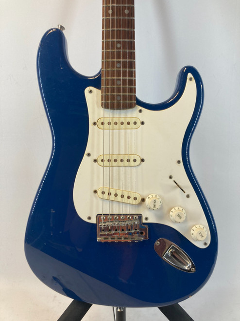 Vist Large View of Product Image Which is Used Squier Affinity Stratocaster