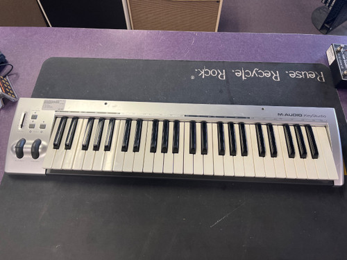 Vist Large View of Product Image Which is Used M-Audio KEYSTUDIO 25-Key Controller 25-Key