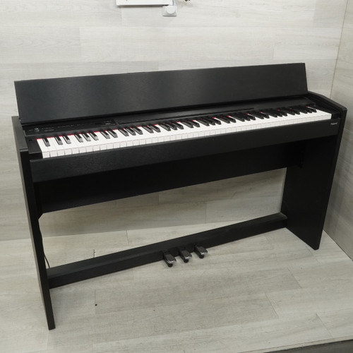 Vist Large View of Product Image Which is Used Roland F-110 88-key Keyboard - Local Pickup Only