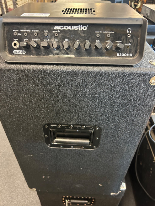 Vist Large View of Product Image Which is Used Acoustic B300HD Solid State Guitar Amp No Size