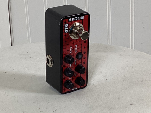 Vist Large View of Product Image Which is Used Mooer 016 PHOENIX Guitar PreAmp Pedal