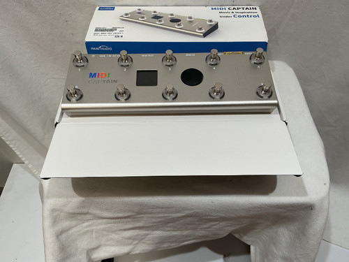 Vist Large View of Product Image Which is Used PAINT AUDIO MIDI CAPTAIN GOLD Compact Controller Compact
