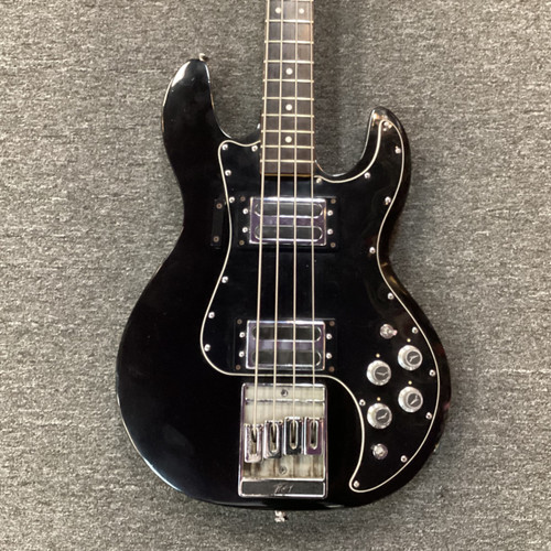Vist Large View of Product Image Which is Used Peavey T-40 Vintage Bass Guitar Black 4-String