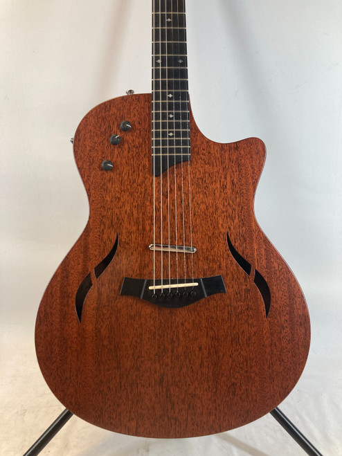 Vist Large View of Product Image Which is Used Taylor T5 Classic Semi-Hollow Electric Guitar