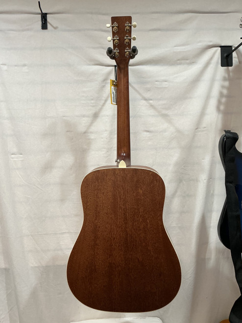 Vist Large View of Product Image Which is Used Art & Lutherie AMERICANA NATURAL EQ Solid Top Acoustic Guitar Natural