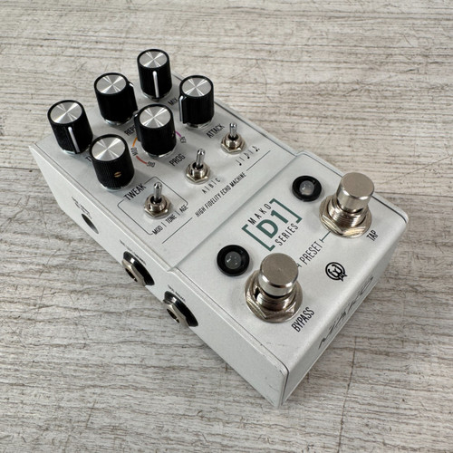 Vist Large View of Product Image Which is Used Walrus Audio Mako D1 High-fidelity Stereo Delay Pedal