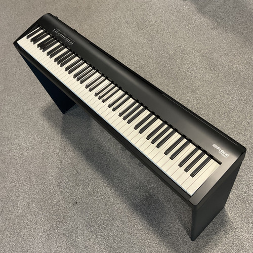 Vist Large View of Product Image Which is Used ROLAND FP-30X 88-Key Digital Piano