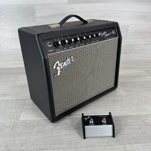 Vist Large View of Product Image Which is Used Fender Super Champ X2 - 1 x 10-inch 15-watt Tube Guitar Combo Amplifier