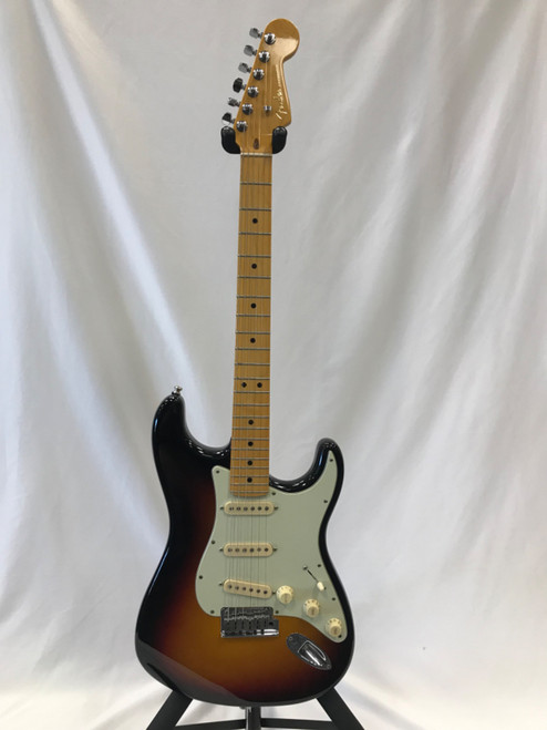 Vist Large View of Product Image Which is Used ULTRA STRATOCASTER S Type Electric Guitar Sunburst 6-String