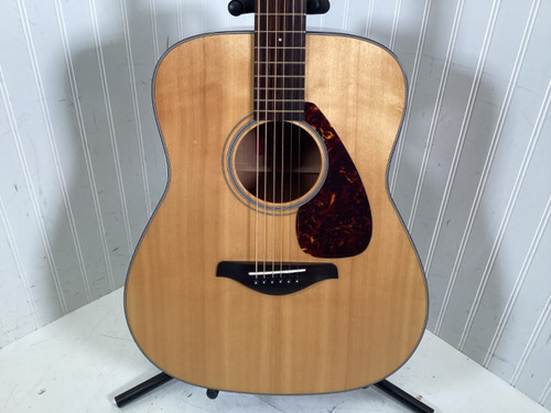 Vist Large View of Product Image Which is Used Yamaha FG700S Solid Top Acoustic Guitar Natural 6-String