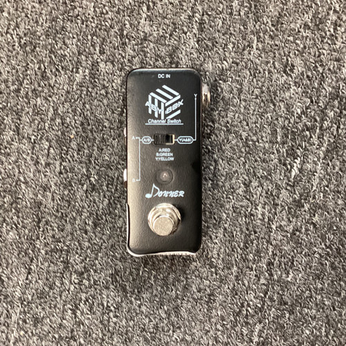 Vist Large View of Product Image Which is Used Donner ABY BOX Guitar Effects Pedal