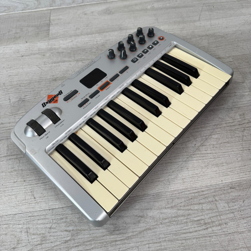 Vist Large View of Product Image Which is Used M-Audio Oxygen 8 V2 - USB MIDI Keyboard Controller - 25-key