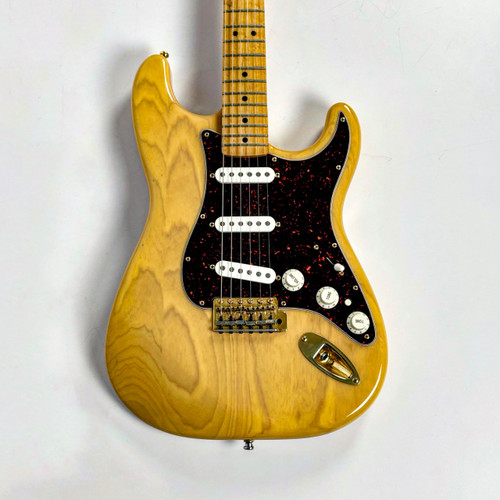 Vist Large View of Product Image Which is Used Fender Deluxe Player Stratocaster Electric Guitar Butterscotch 6-String