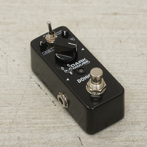 Vist Large View of Product Image Which is Used Donner Dark Mouse Distortion Pedal