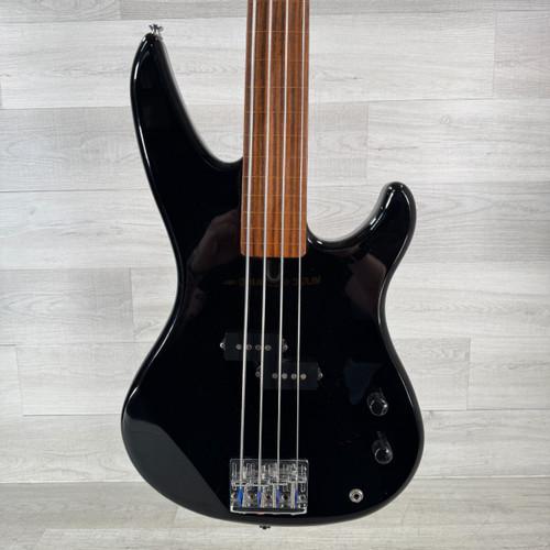 Vist Large View of Product Image Which is Used Yamaha RBX200F Bass Guitar - Black - Fretless