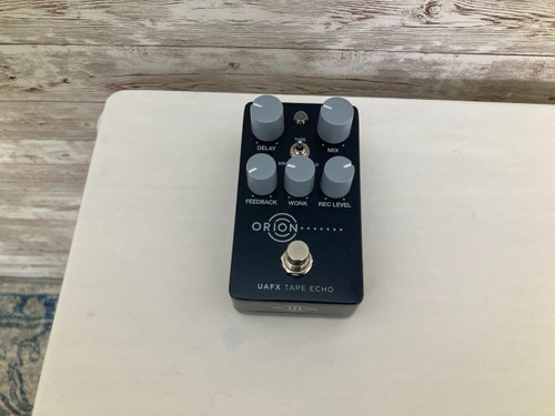 Vist Large View of Product Image Which is Used UNIV AUDIO ORION Delay Pedal