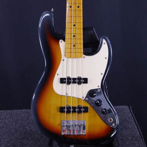 Vist Large View of Product Image Which is Used SX FRETLESS SHORT SCALE BASS Bass Guitar Sunburst 4-String