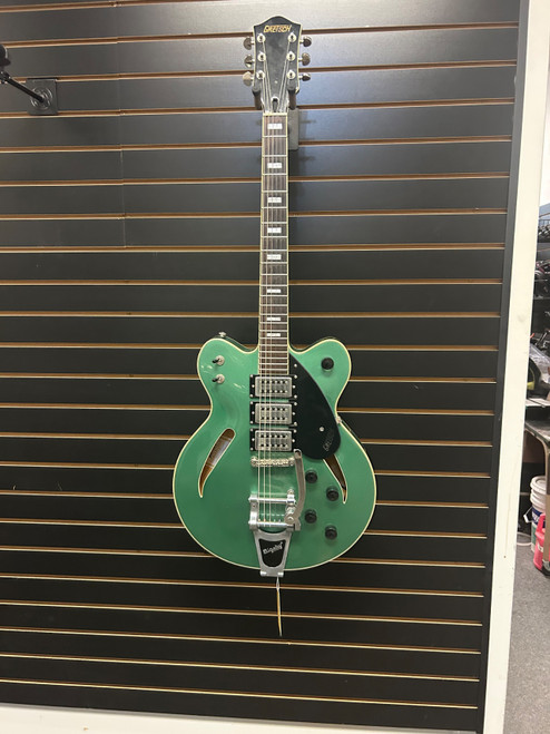 Vist Large View of Product Image Which is Used Gretsch G2627 Semi-Hollow Electric Guitar Green 6-String