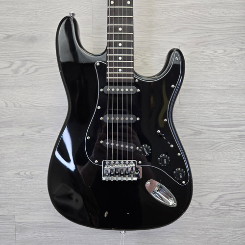 Vist Large View of Product Image Which is Used INDIO S-TYPE Electric Guitar Black 6-String